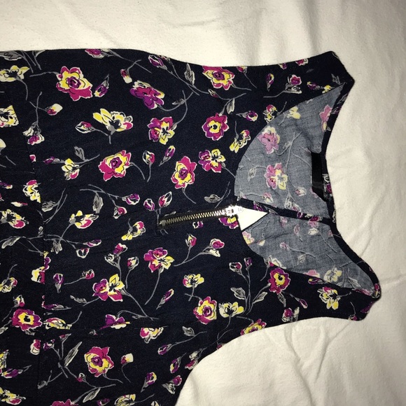 Cute mini dress. - Picture 2 of 4